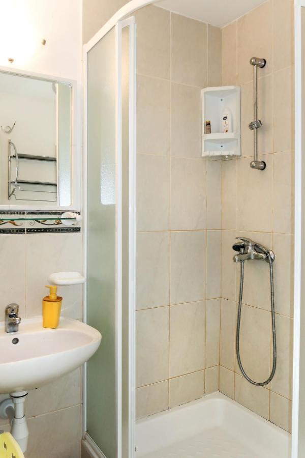 Holiday Home Garden Apartment - Brc650 By Interhome Sumartin Exterior foto